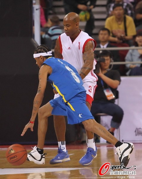 开云体育下载-包含埃因霍温训练开放日,窗口期更衣室发声引欢呼,CBA常规赛在即,数据趋势出现新变化的词条