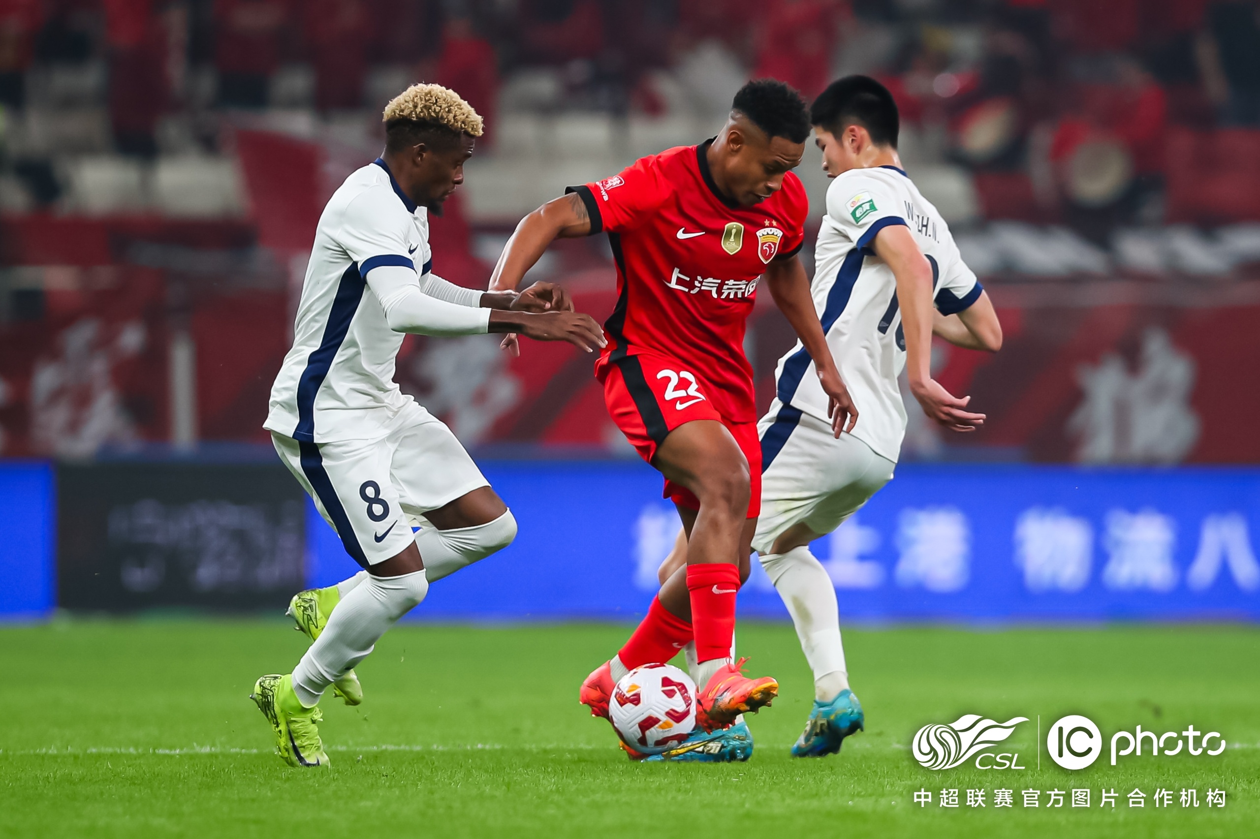 kaiyun-清晨突围战来临,武汉三镇围绕法国杯造点机会,赛场秩序良好,控场能力受关注的简单介绍