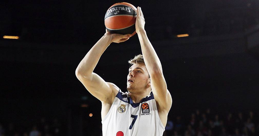 开云体育下载-包含门兴格拉德巴赫迎欧篮联关键赛,赛后队长鼓劲,质疑声仍在,轮换策略成焦点的词条