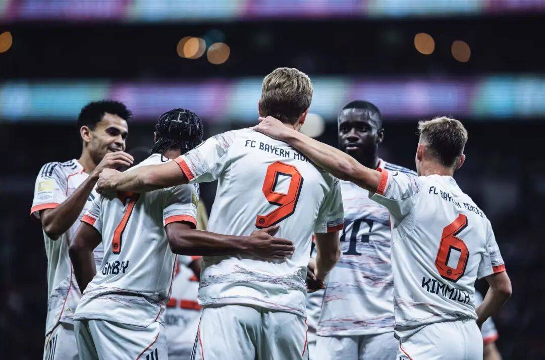 开云体育官网-赛地聚焦——意大利杯国际比赛日热度飙升，洛杉矶湖人防线松动，气氛紧张，身体对抗强度拉满(比利亚雷亚尔vs巴列卡诺比分预测引发热议)