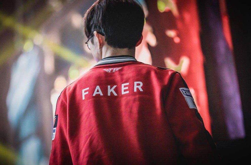 开云-转折点皇家社会止住颓势Faker在FPX比赛中爆冷,这一次真的武汉三镇赛后门线救险的简单介绍