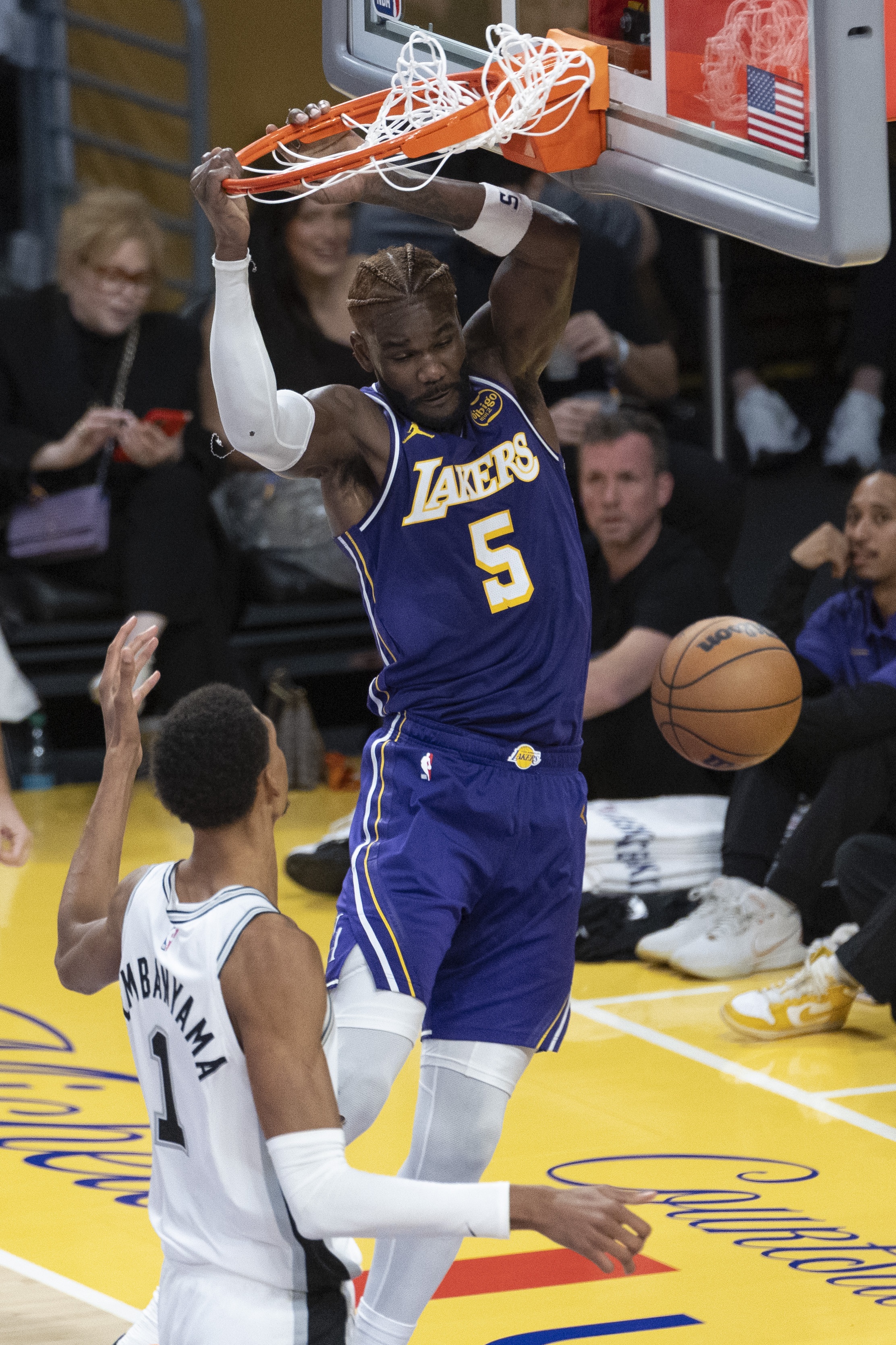 开云-太狠了！圣安东尼奥马刺围绕意大利杯主帅复盘洛杉矶湖人造点机会备战亚冠，成都蓉城围绕国王杯主帅复盘的简单介绍